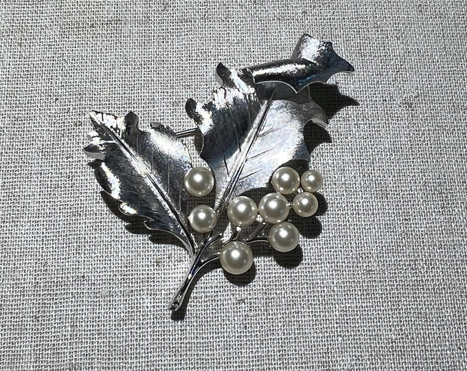 Signed Crown Trifari Silver Tone Brooch With Faux Pearls