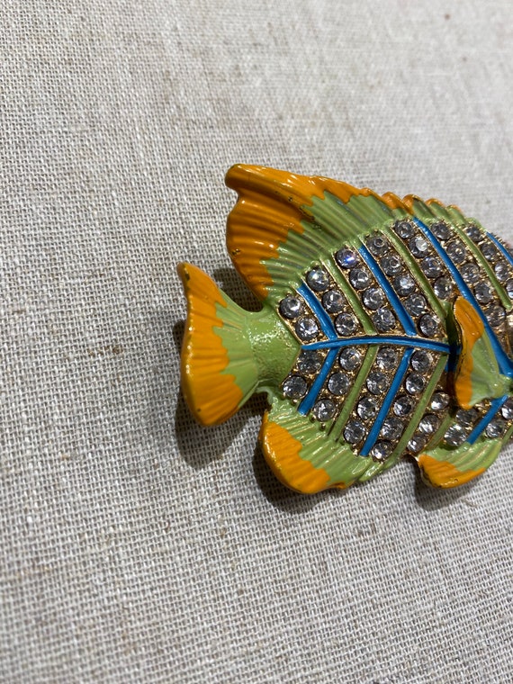 Vintage Rhinestone Angelfish Brooch - image 5