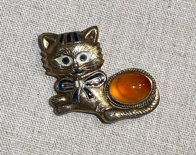 Sterling Vermeil Figural Cat Brooch With Cabachon Cornelian Stone