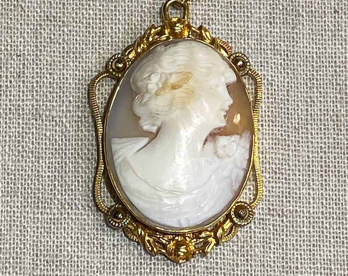 Van Dell Hand Carved Portrait Shell Cameo Locket Pendant