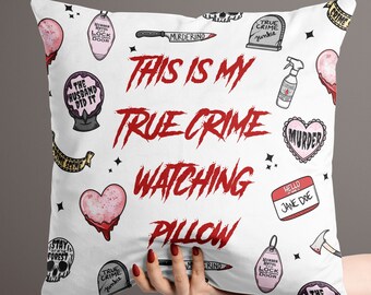 True Crime Throw Pillow, True Crime Obsessed, Regalo per i True Crime Lovers, Murder Show Pillow, True Crime Junkie, Crime Show Pillow