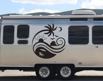 Scena di spiaggia tutto il giorno Adesivo per paraurti in vinile Camper Trailer RV Auto Computer Decal Amanti della spiaggia tropicale Viaggi Caraibi Arte Sole Vento Luna