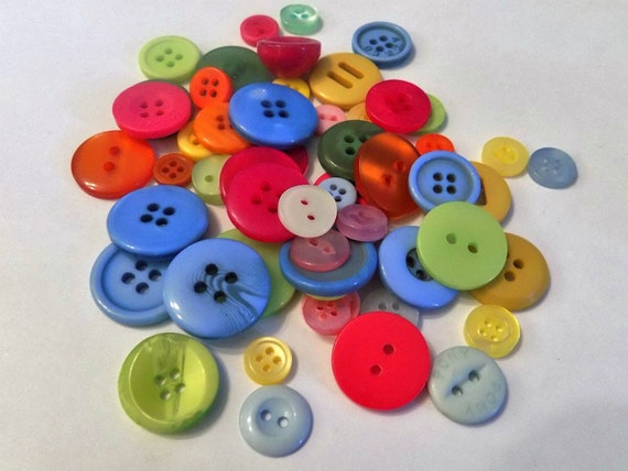 Arts /& Crafts Top Quality PASTEL Buttons Assorted Buttons Plastic Buttons