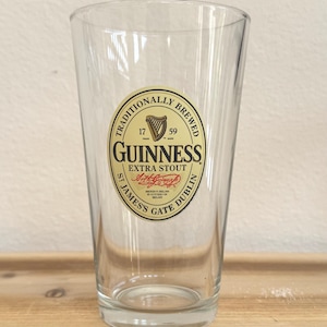 Vintage Guinness Extra Stout Pint Glass – St. James’s Gate Dublin – Irish Pub Collectible