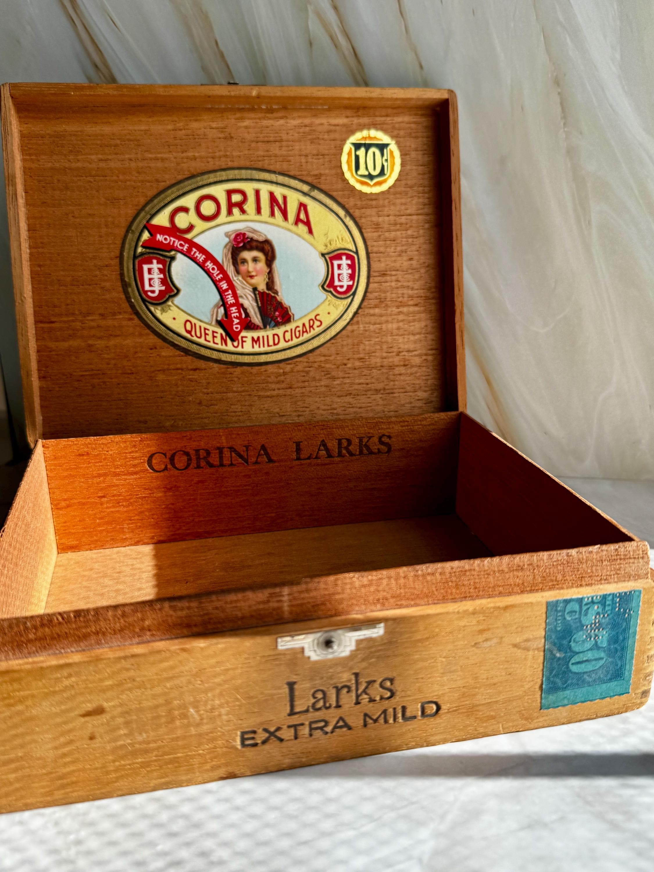 【中古】「非常に良い」SMOKING GUN ~決定的証拠~ Blu-ray BOX Vintage Corina Larks Extra Mild Wooden Cigar Box Tobacciana