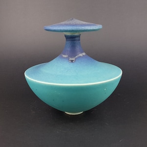 Vintage OTTO ZEEGERS Blue Dutch Studio Pottery stuk 1996 Nederland