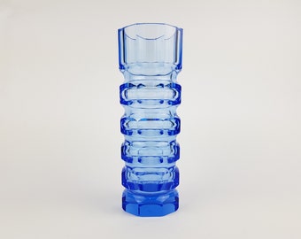 Jarrón Exbor de cristal facetado octogonal VEB GLASWERKE SCHMIEDEFELD de Oldrich Lipsky, azul vintage, años 60-70