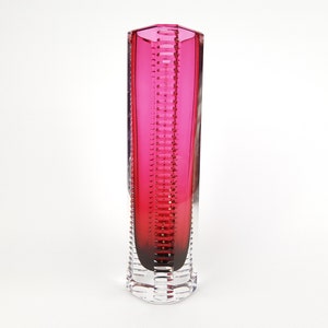 Vintage 1960-70s Magenta Pink BEYER Und CO KRISTAL Clear Hand Cut Glass Vase From Germany