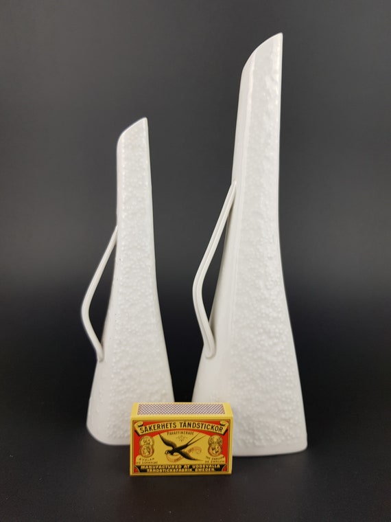 ヴィンテージ HUTSCHENREUTHER の象徴的なオプアート磁器花瓶 2個