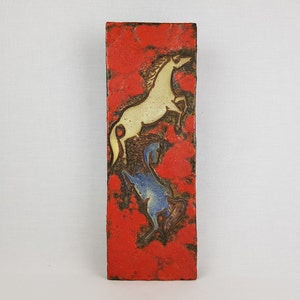 Rare Vintage RUSCHA KERAMIK Red Fat Lava Wall Plate with Horses Decor Dokumenta Serie by Adele Bolz 1962s