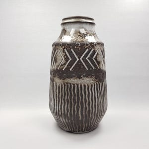 Vintage CARSTENS TÖNNIESHOF KERAMIK Grey Vase Reliefserie Keltoi 49-25 West German Pottery 1968s