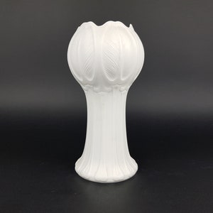 Vintage HUTSCHENREUTHER PORZELLAN  Porcelain Tulip Vase &quot;Blattrelief&quot; by Hans Achtziger 1973 West Germany