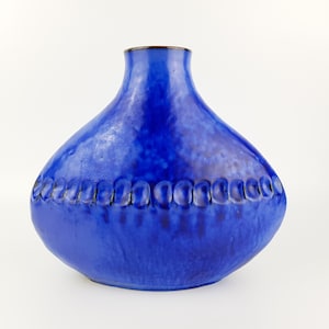 Vintage CARSTENS TONNIESHOF Blue Elliptical Vase from the Atelier Serie by Gerda Heukeroth B 128 24 West German Pottery 1960s
