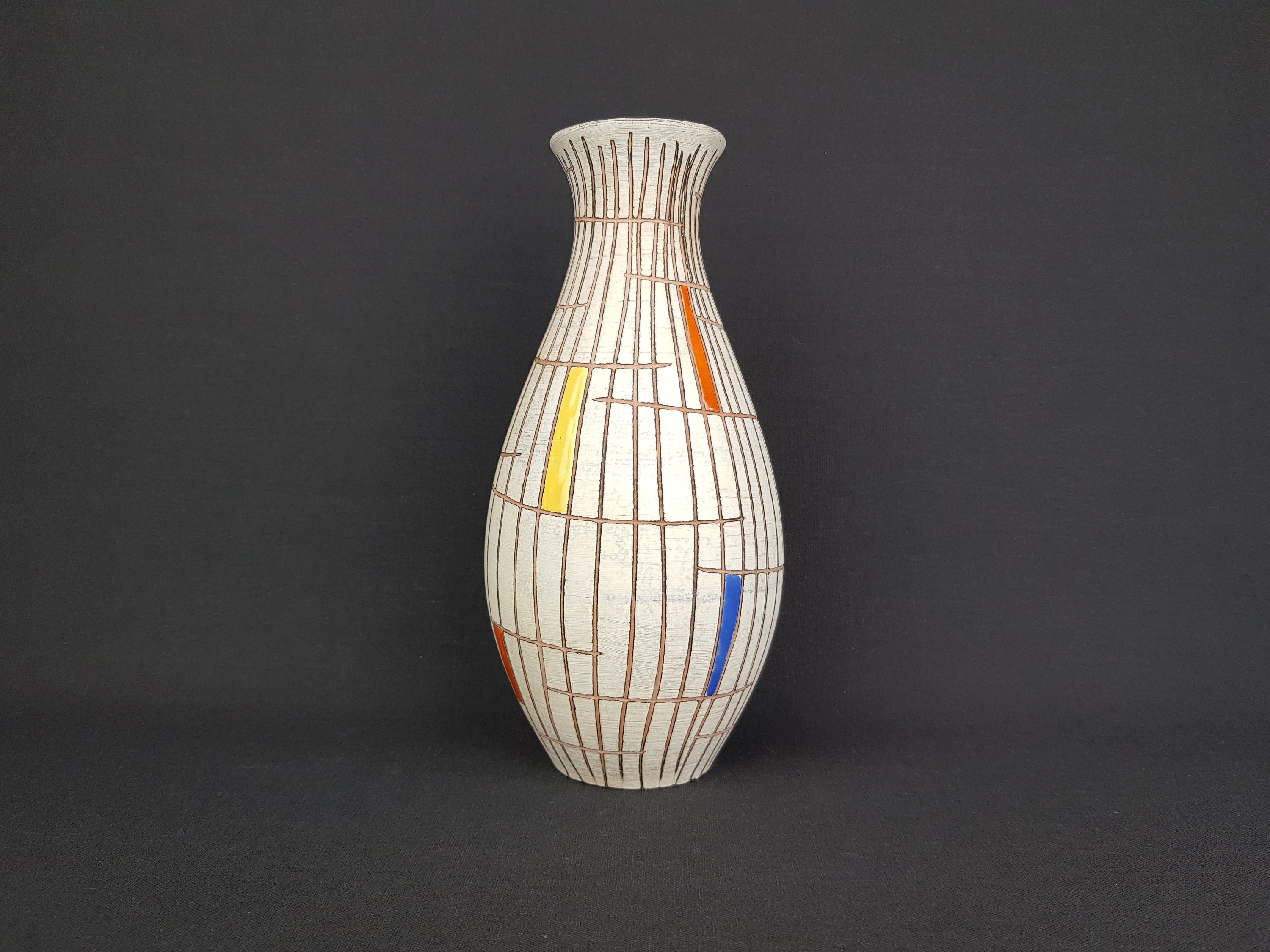 Vintage STEULER KERAMIK Beige Vase 3879 With Scherzo Decor