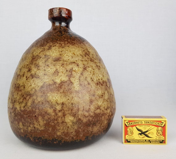 Vintage ELMER KUBICEK Studio Art Pottery Stylish Vase 138-20 West