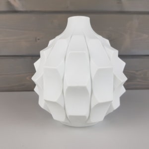 Vintage HUTSCHENREUTHER PORCELAIN Op Art ARTICHOKE Vase by Fuchs 1960-70s