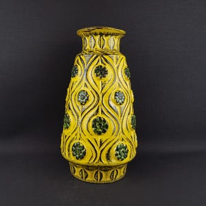 Vaso vintage BAY KERAMIK giallo e verde della serie Töpfermeister di Ernst Stauber 76-30 decoro &quot;Peso&quot; ceramica della Germania occidentale degli anni &#39;69