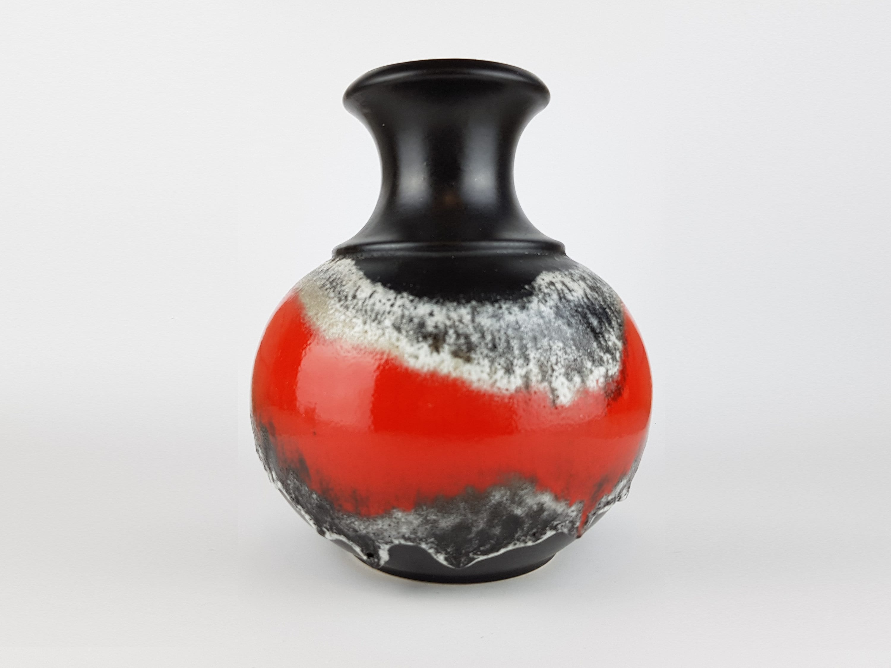 Vintage BAY KERAMIK Black and Red Fat Lava Vase 66 25 West - Etsy Vintage BAY KERAMIK Black and Red Fat Lava Vase 66 25 West - Etsy