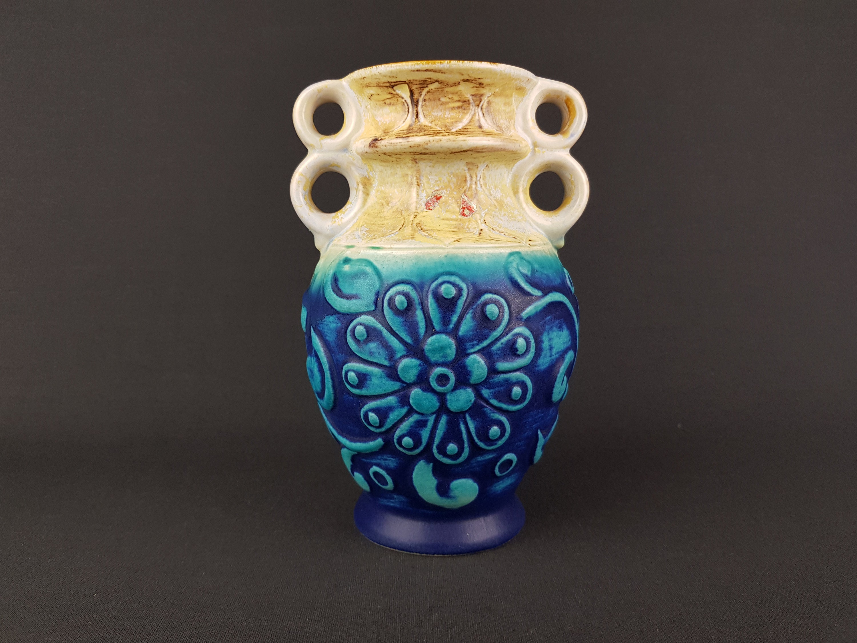 BAY w.germanyヴィンテージ壺VASE Vintage BAY KERAMIK Matte Blue Vase 86 20 With Floral Decor