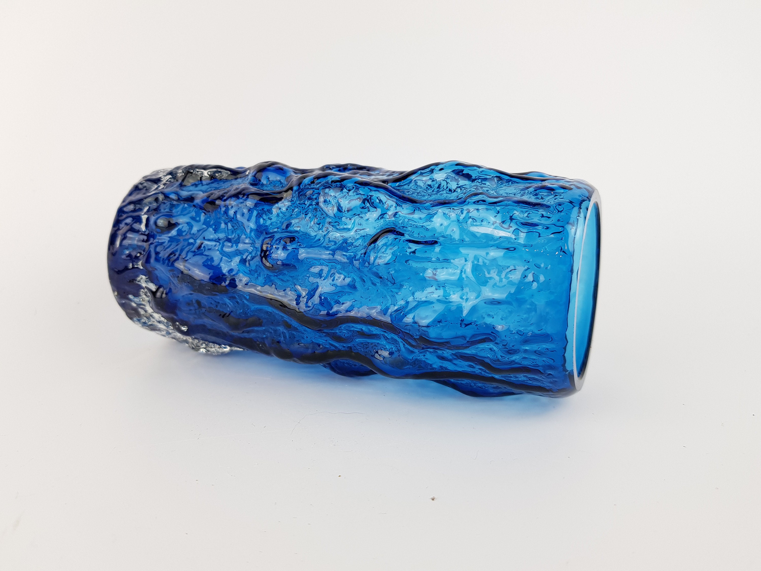Vintage BLUE GLASS Vase, Inspired Bij Whitefriars Kingfisher