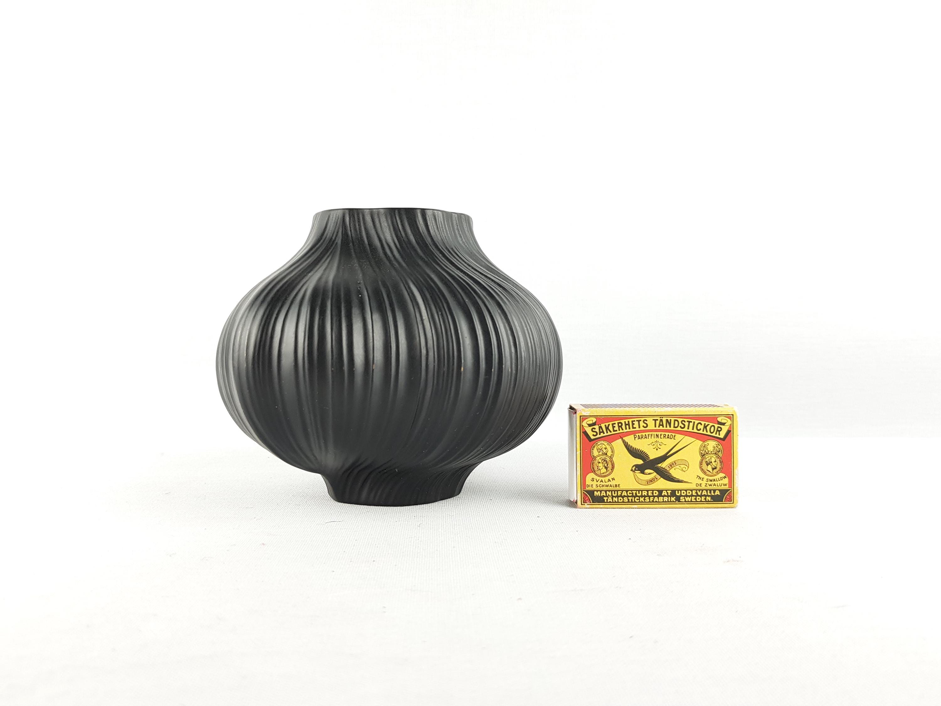 Vintage ROSENTHAL Studio Linie Porcelaine Noire Relief Vase 1970s