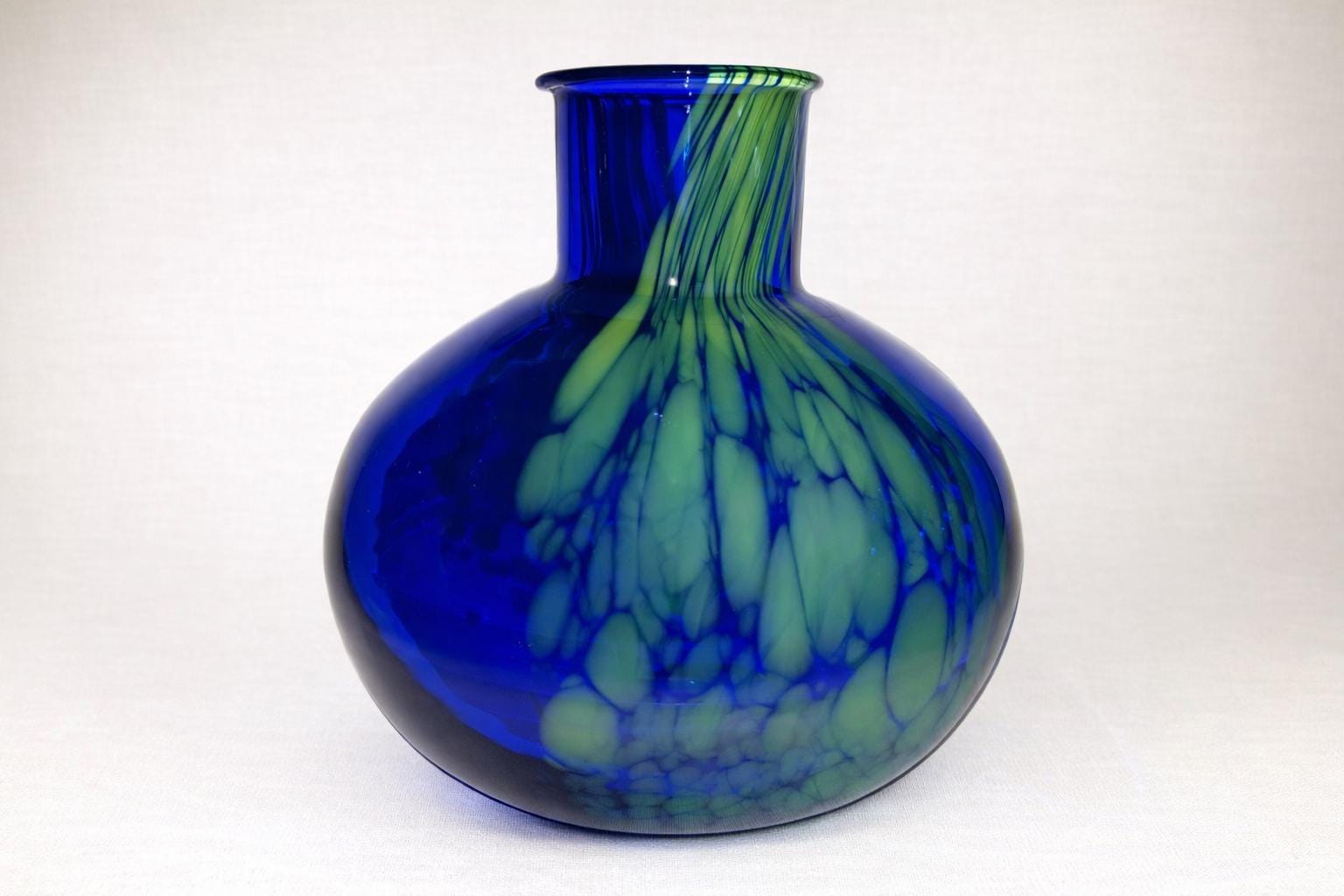 ヴィンテージ　チェコ　“CHLUM U TREBONE” Jan Gabrhel Vintage Czech CHLUM U TREBONE Blue and Green Glass Vase by Jan