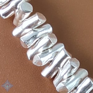 カレン族シルバー スムースバー スティック スペーサービーズ 8 x 3 mm (6個入り) | KBB310