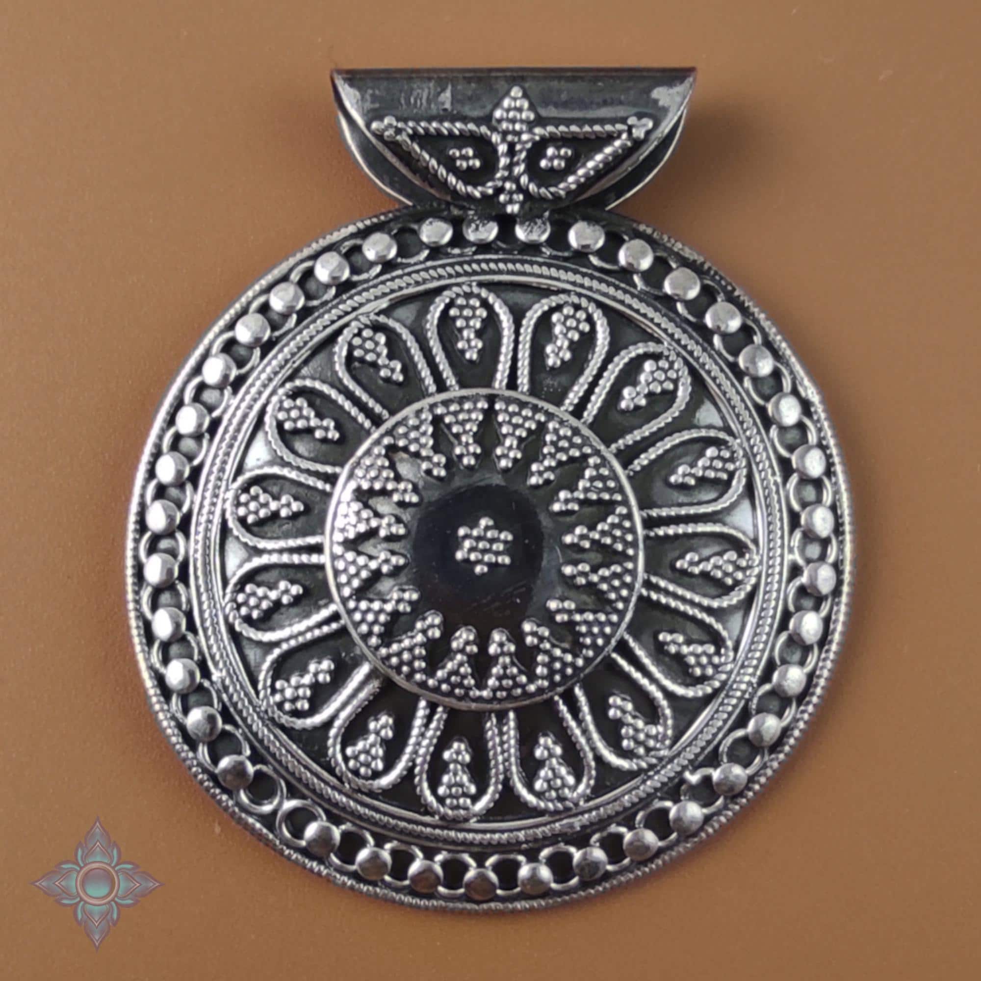 925 Sterling Silver Oxidized Ornate Round Pendant 61x52mm | NPA059