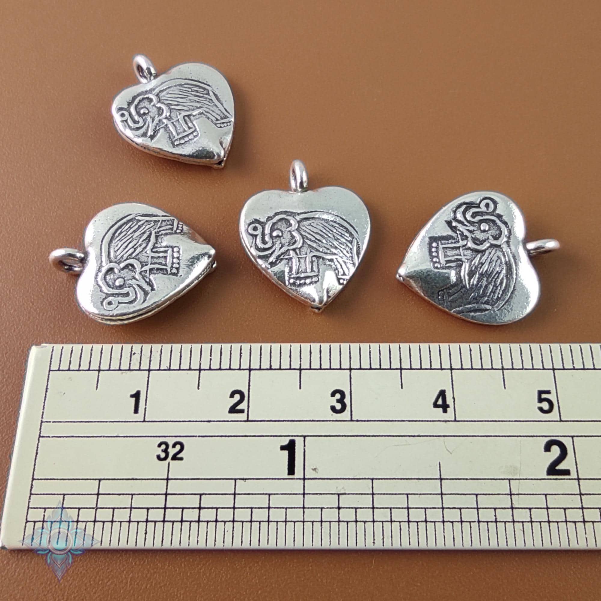 カレン族 シルバー エレファント ハートチャーム 17 x 14 mm (2個