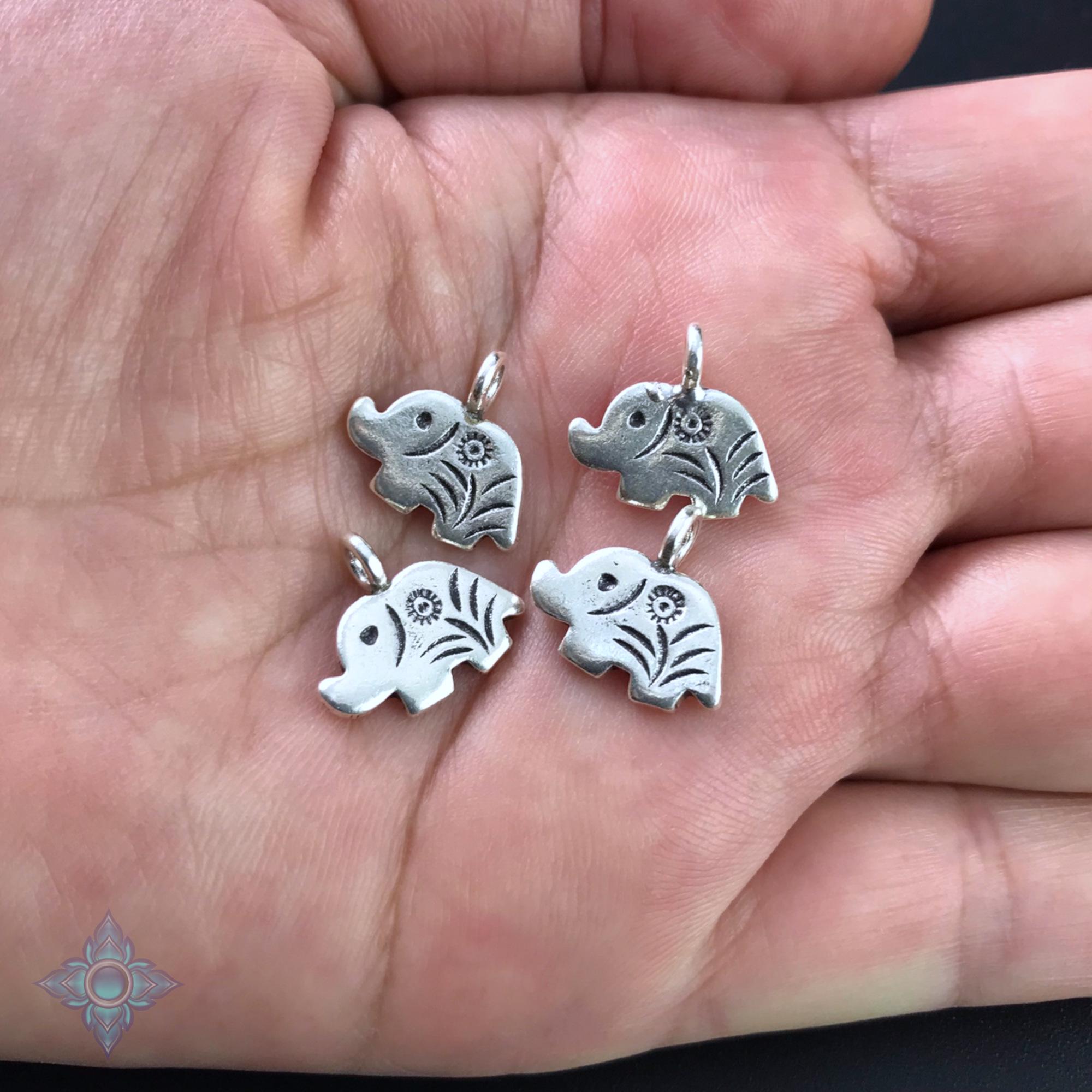 カレン族シルバーエレファントペンダントヘッド カレン族 シルバー エレファント ハートチャーム 17 x 14 mm (2個