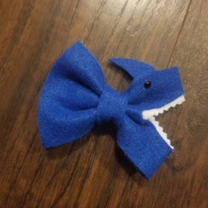 baby shark hair bow,royal blue