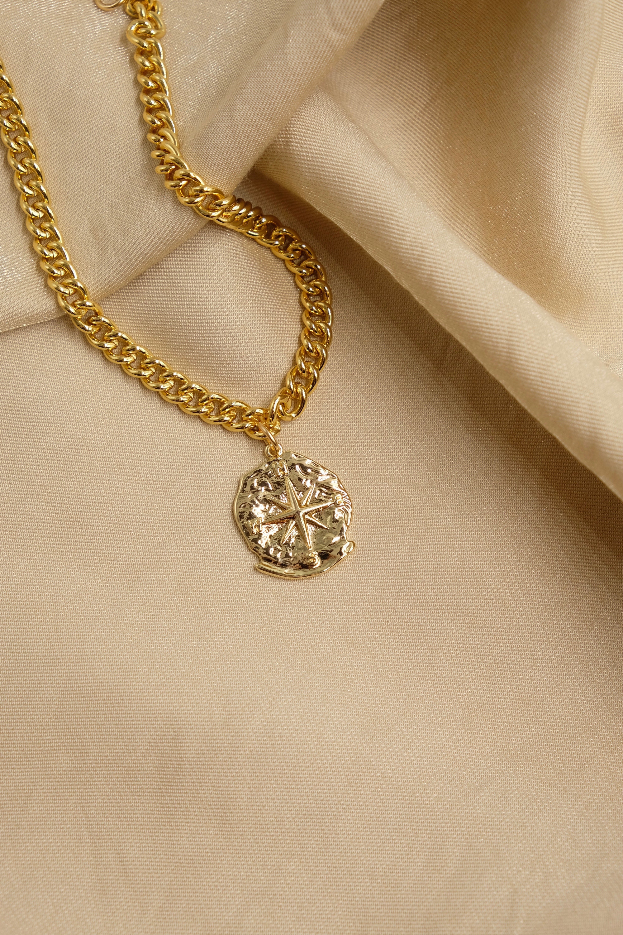 Gold Coin Necklace, 18K Gold Filled Curb Necklace, Gold Rectangle Chain, Layering Necklace, Choker Necklace, Thick Gold Chain