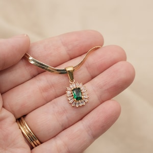 Emerald Stone Necklace, Herringbone Necklace, Green Stone Necklace, 18K Gold Filled Chain, Birthday Gift