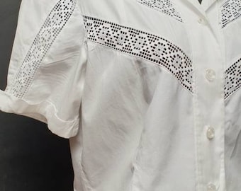 Blusa vintage anni '40 in cotone leggero con inserto in pizzo all'uncinetto camicetta originale anni '40 camicetta bianca vintage camicetta retrò unica fatta a mano vintage