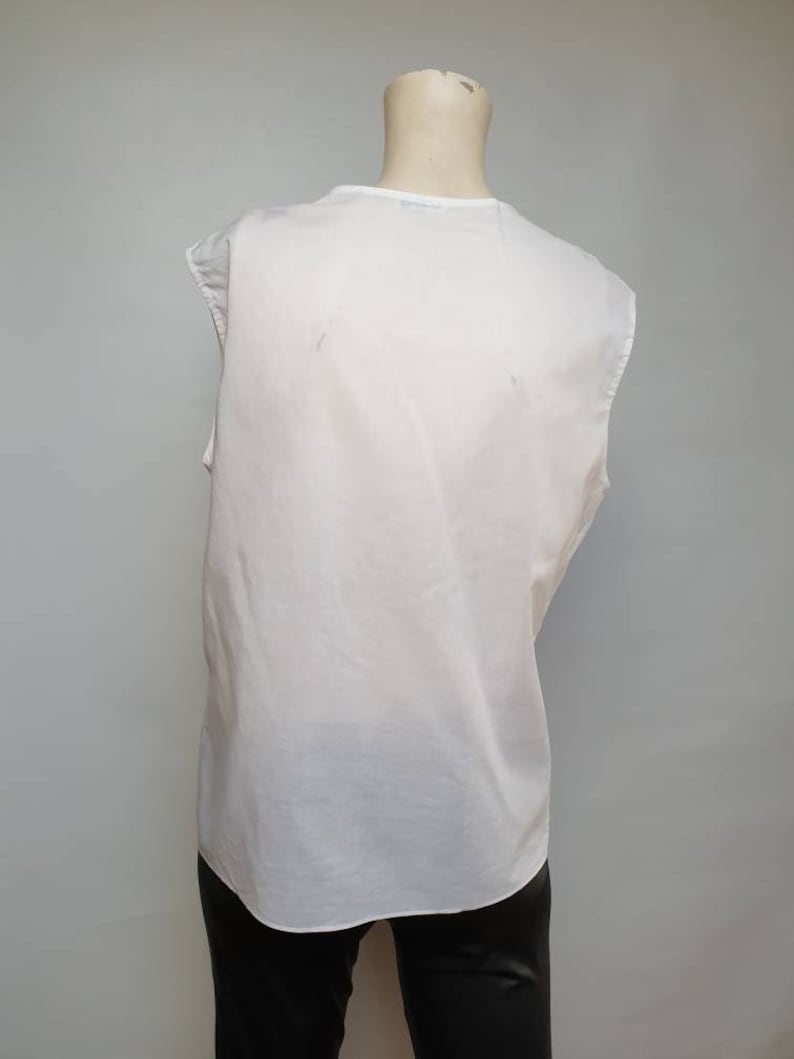 50s blouse whit embroidery front very light cotton white blouse made in italy original 50s sleeveless blouse