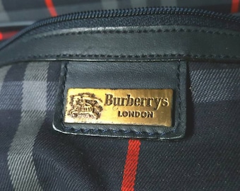 Burberrys luxury big leather sholder bag original whit metal tags choch lining british signature tartan hous fabric classic autentic vintage