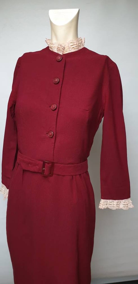 Read burgundy early 50s dress whit cream lace col… - image 6