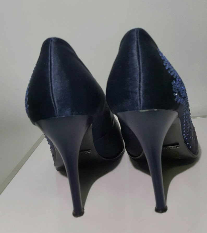 Solo Soprani ellegant blue pumps whit svarovski cyistals decoration italyan artiganal made perfect condision high hell clasic fasion