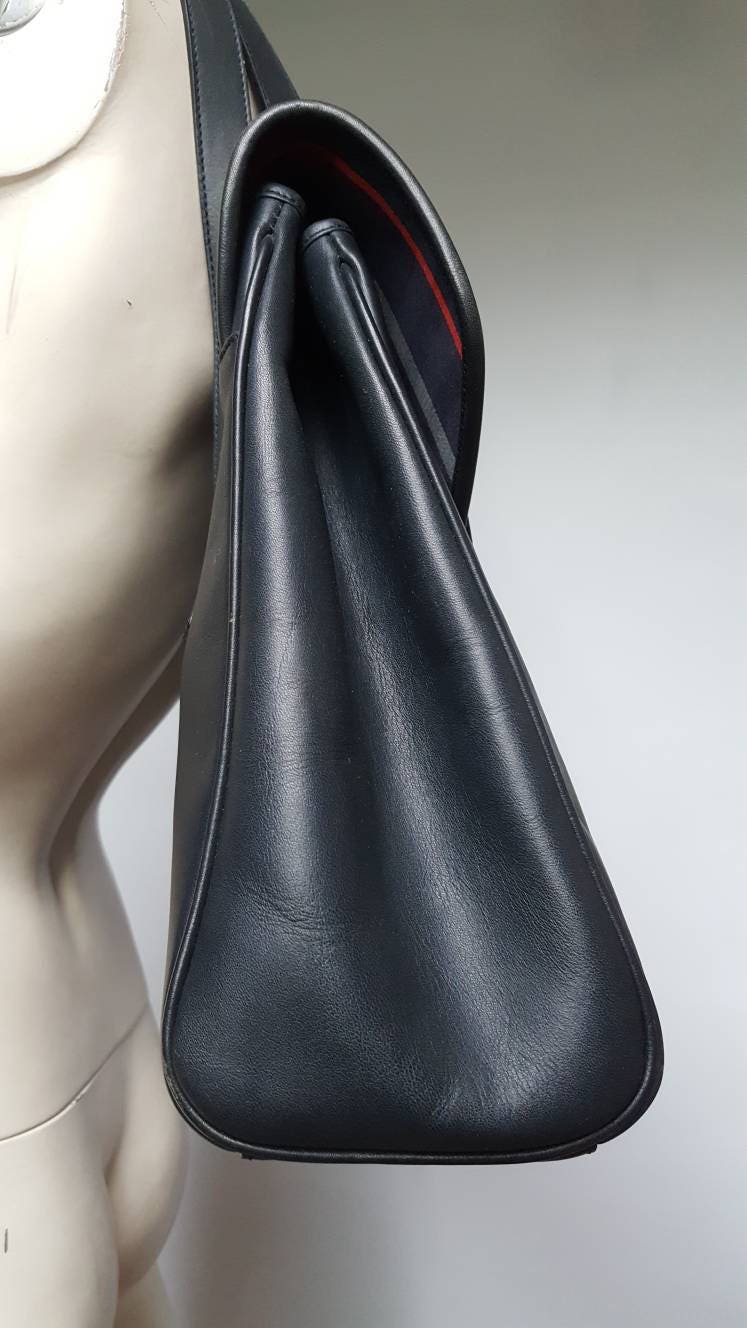 Burberrys Luxury Big Leather Sholder Bag Original Whit Metal Burberrys Luxury Big Leather Sholder Bag Original Whit Metal