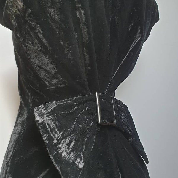 Robes de contè black velvet dress vintage item from 80s have big bow on beck waist line big shoulder  sleeveless dress designe vintage