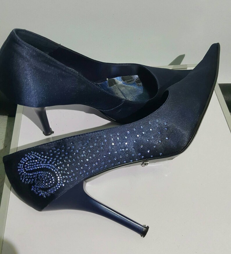 Solo Soprani ellegant blue pumps whit svarovski cyistals decoration italyan artiganal made perfect condision high hell clasic fasion