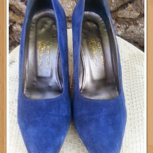 Suede pumps