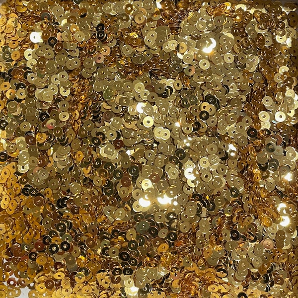 Gold 3mm Round Flat Italian Sequins - Italiane Paillettes