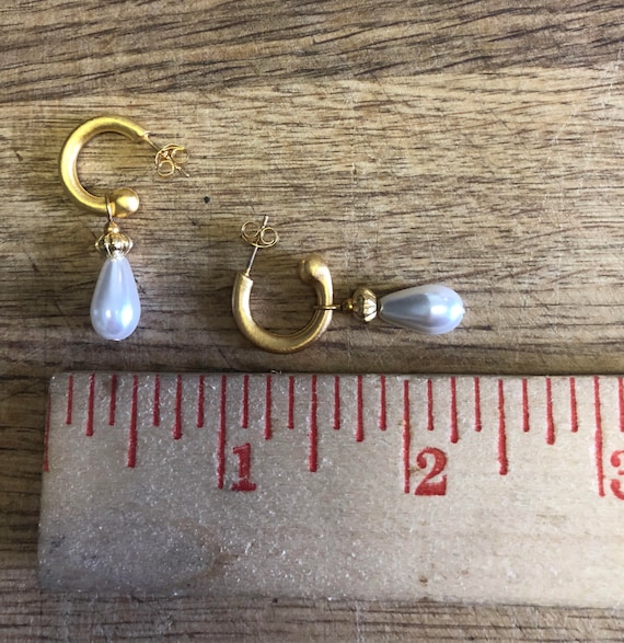 Gold Hoop and Pearl Teardrop Earrings - Interchan… - image 6