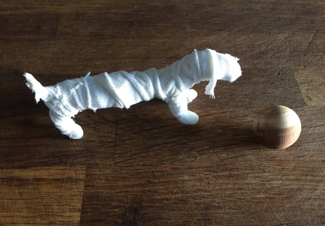 weiner dog sculpture