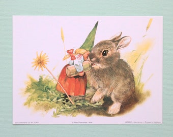 Vintage art print 80s. 18x13 cm. Lisa the gnome feeds the rabbit. By Rien Poortvliet.
