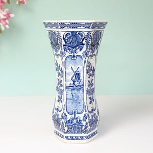 Delft Blue vintage vase, Delfts vase, blue white vase with a Dutch scene, windmill.
