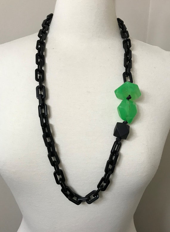 Gorgeous PONO Style Black & Green Resin Chain Long Necklace