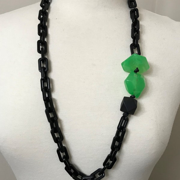 Gorgeous PONO Style Black & Green Resin Chain Long Necklace