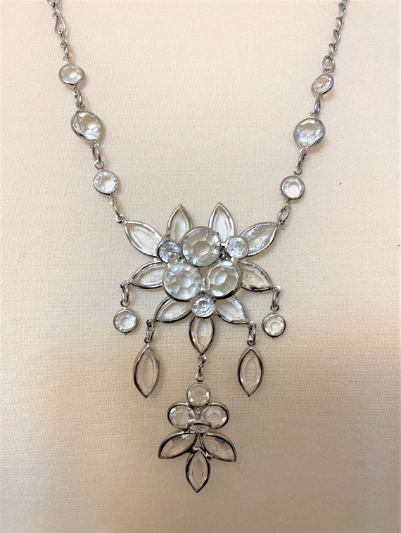 Vintage Silver Tone Crystal Bezels Flower Pendant Necklace